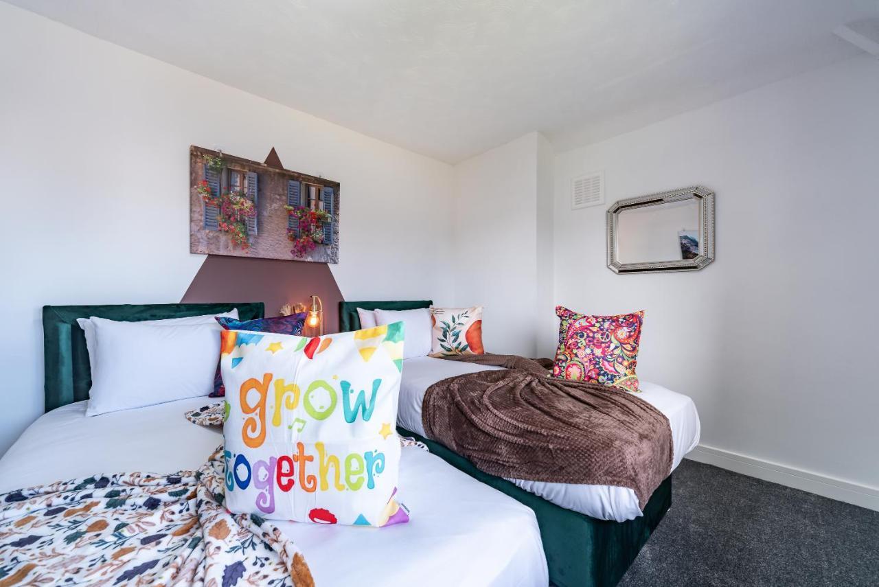 Aseda 4 Bedroom Private Parking, Game Zone -Pool Table, Garden Home Kingston upon Hull Buitenkant foto