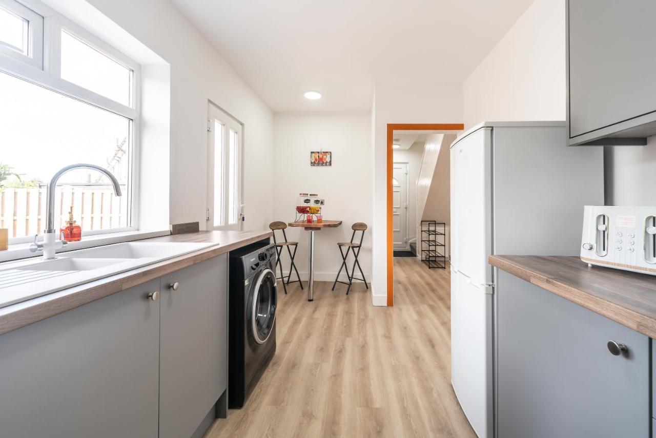 Aseda 4 Bedroom Private Parking, Game Zone -Pool Table, Garden Home Kingston upon Hull Buitenkant foto