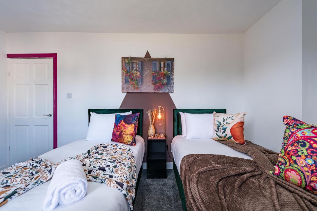 Aseda 4 Bedroom Private Parking, Game Zone -Pool Table, Garden Home Kingston upon Hull Buitenkant foto