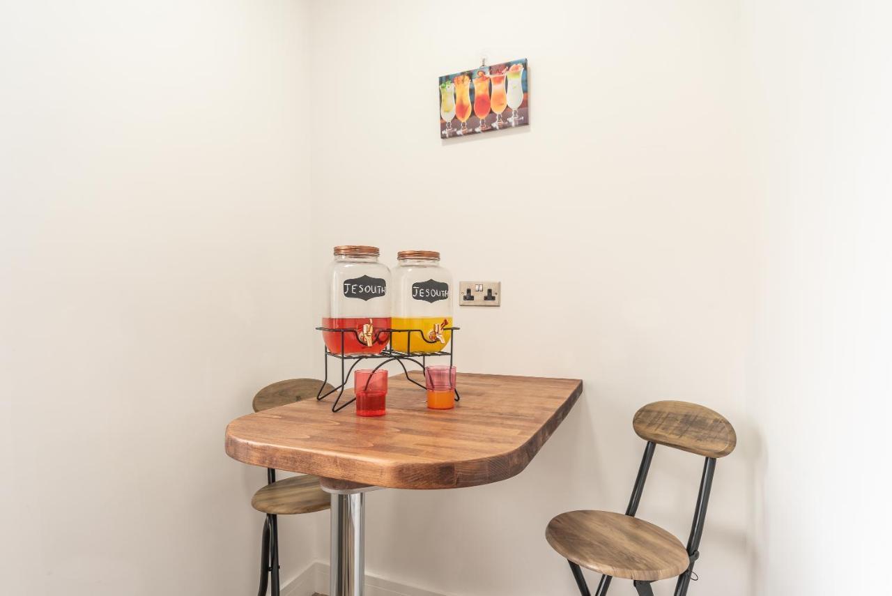 Aseda 4 Bedroom Private Parking, Game Zone -Pool Table, Garden Home Kingston upon Hull Buitenkant foto