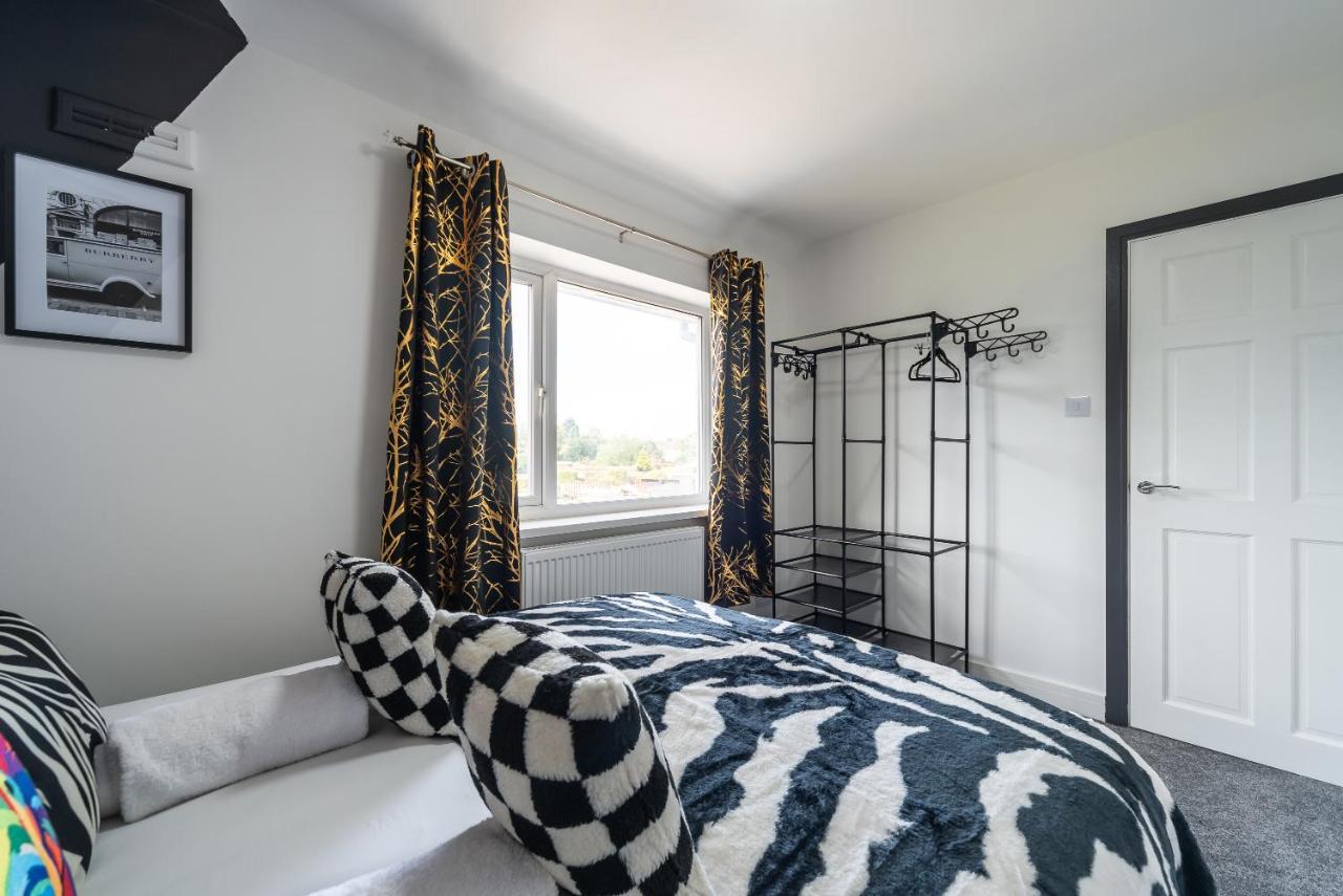 Aseda 4 Bedroom Private Parking, Game Zone -Pool Table, Garden Home Kingston upon Hull Buitenkant foto